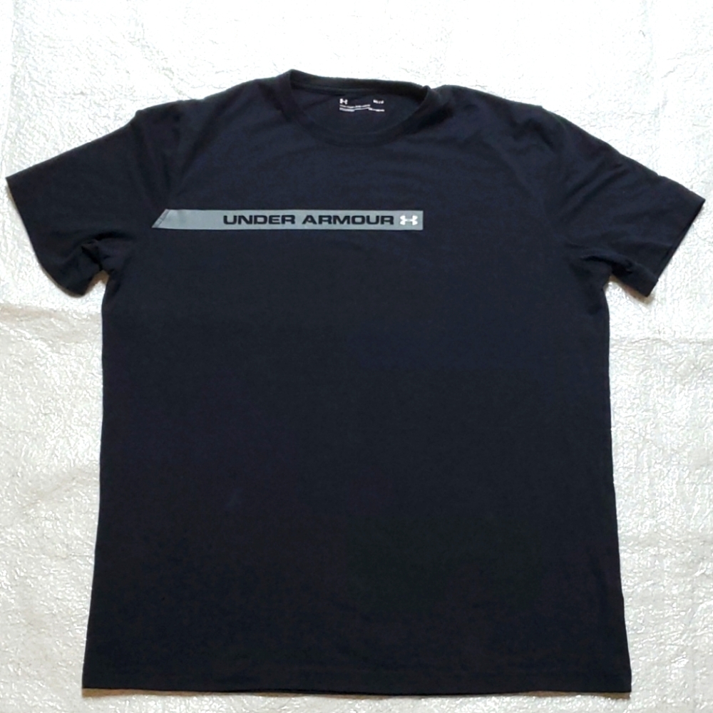 Under Armour T-shirt